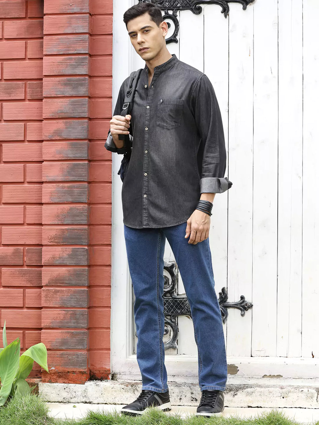Thomas Scott Men Solid Cotton?Smart Slim Fit Opaque Casual Shirt
