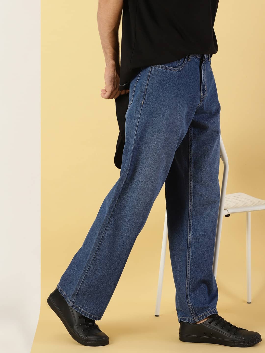 Thomas Scott Men Mid Rise Comfort Relaxed Fit Clean Look Light Fade Cotton Jeans