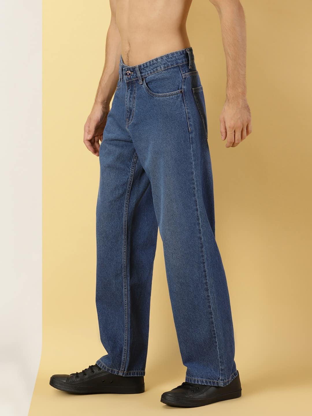 Thomas Scott Men Mid Rise Comfort Relaxed Fit Clean Look Light Fade Cotton Jeans