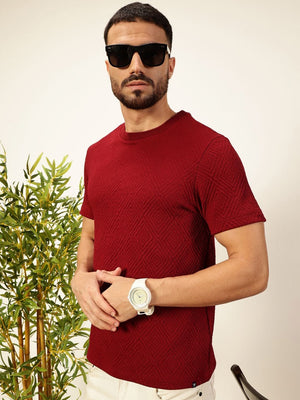 Maroon Regular Fit Short Sleeves Round Neck Solid Knitted Tshirt For Men