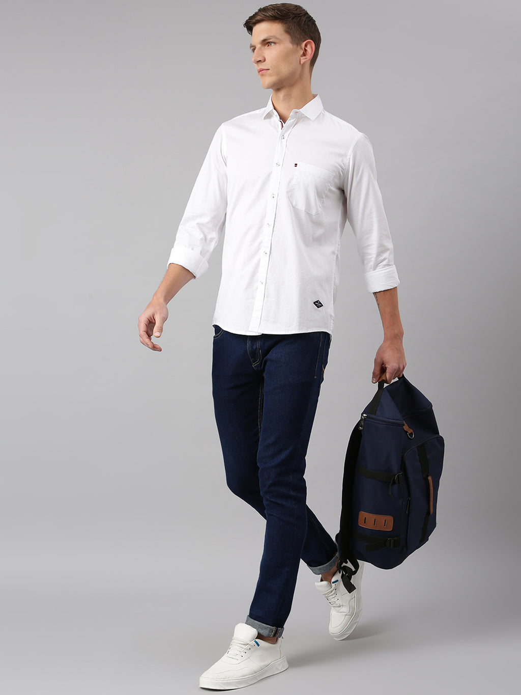Thomas Scott Men White Relaxed Slim Fit Long Regular Sleeves Cotton Spread Collar Solid Casual Shirt