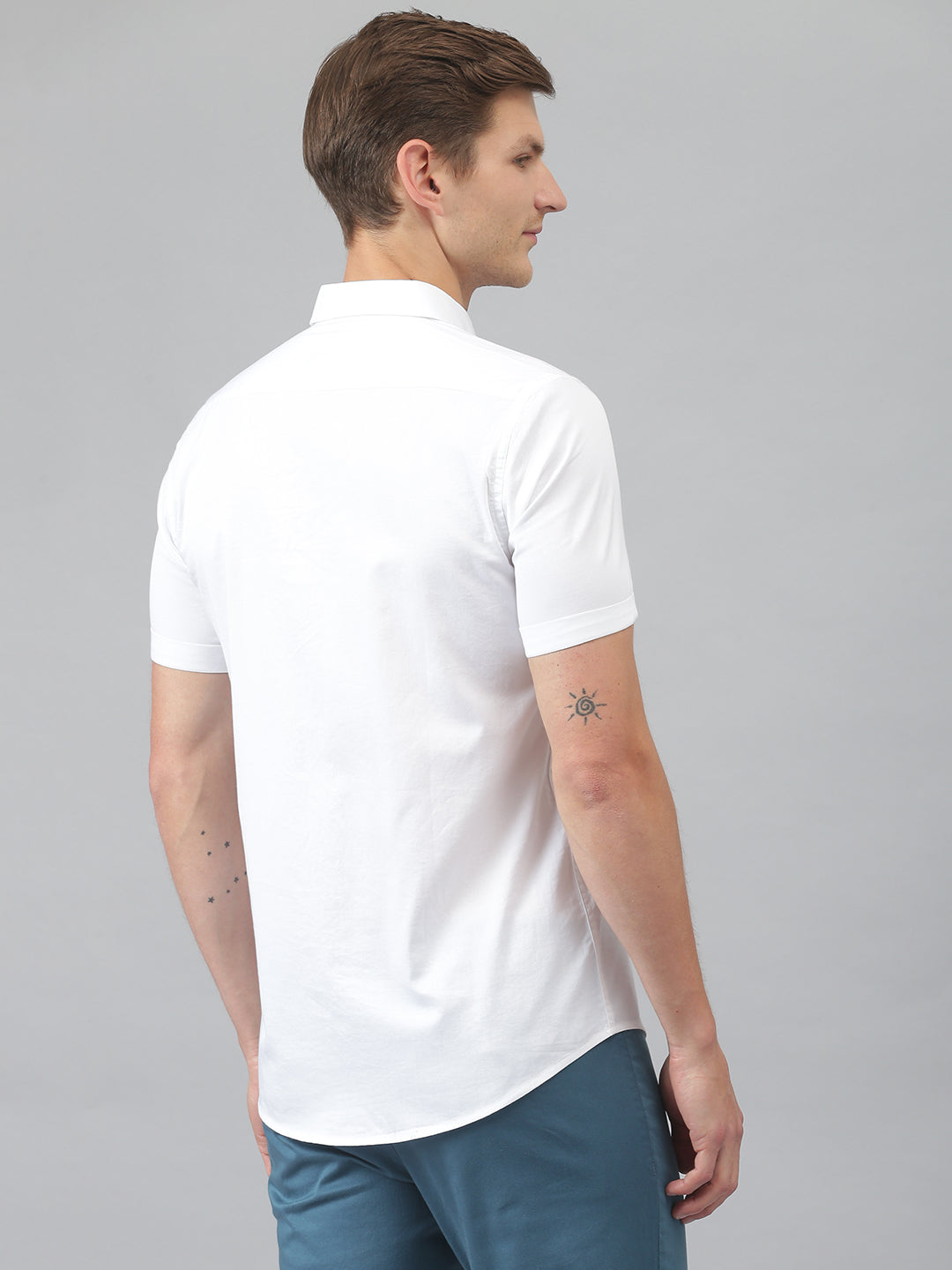 Thomas Scott Men White Relaxed Slim Fit Short Sleeves Spread Collar Solid Casual Shirt