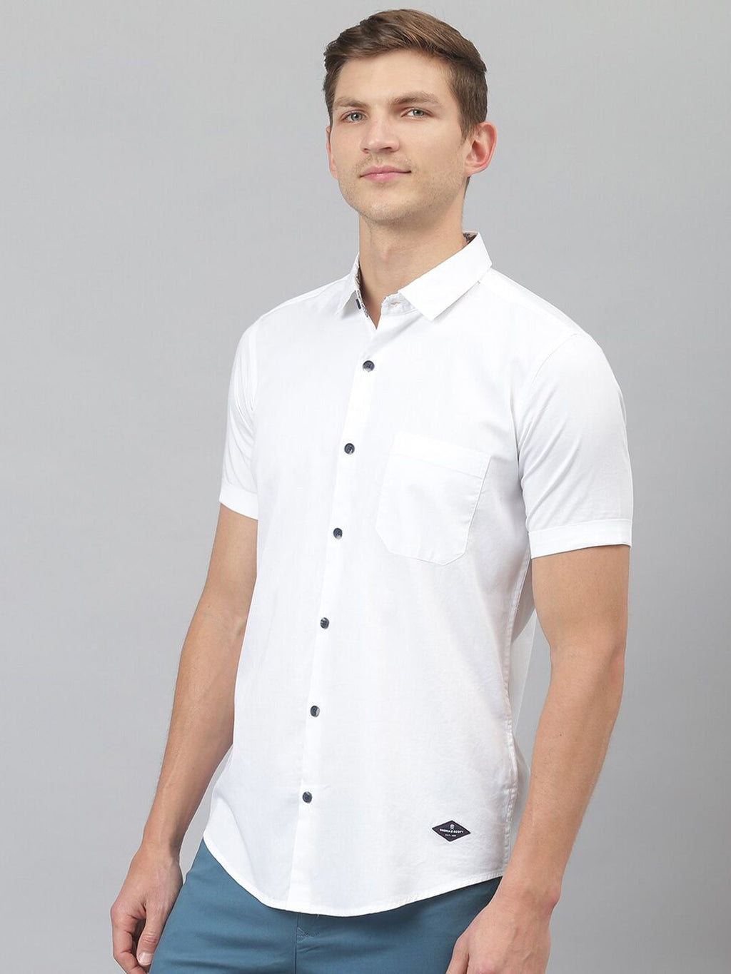 Thomas Scott Men White Relaxed Slim Fit Short Sleeves Spread Collar Solid Casual Shirt