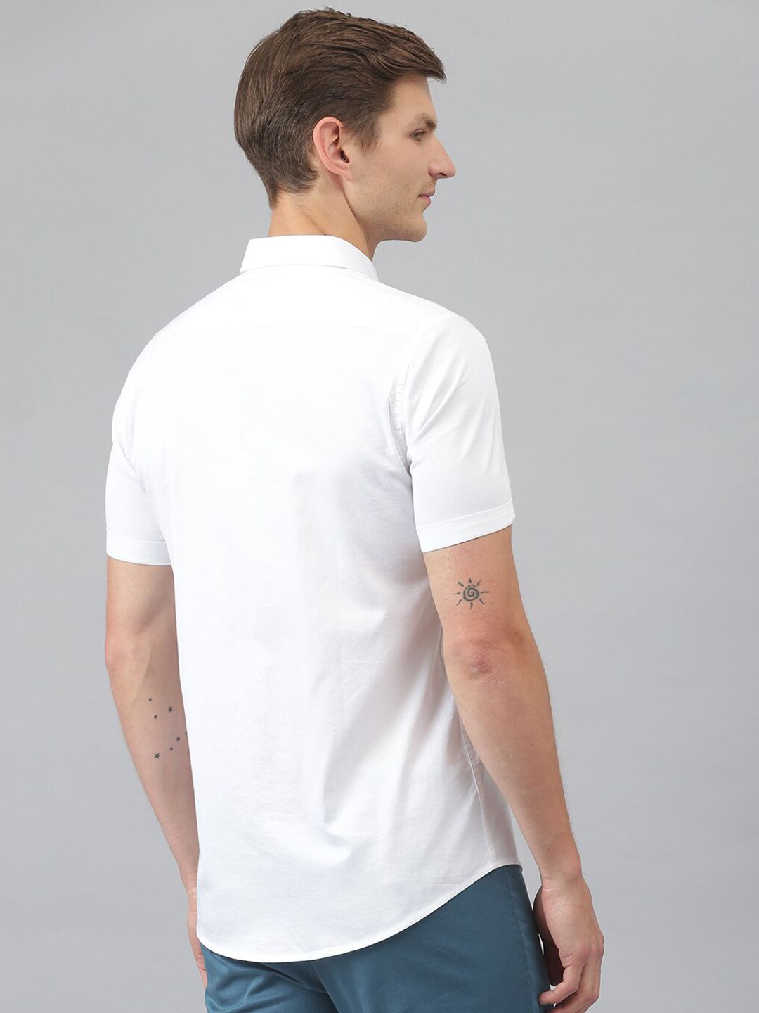 Thomas Scott Men White Relaxed Slim Fit Short Sleeves Spread Collar Solid Casual Shirt