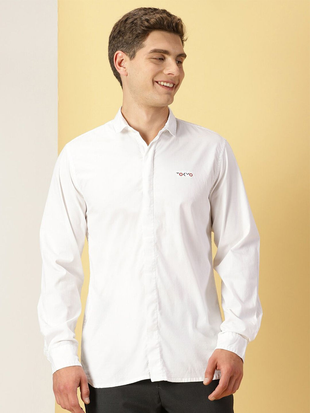 Thomas Scott Men White Classic Regular Fit Long Sleeves Spread Collar Solid Casual Shirt