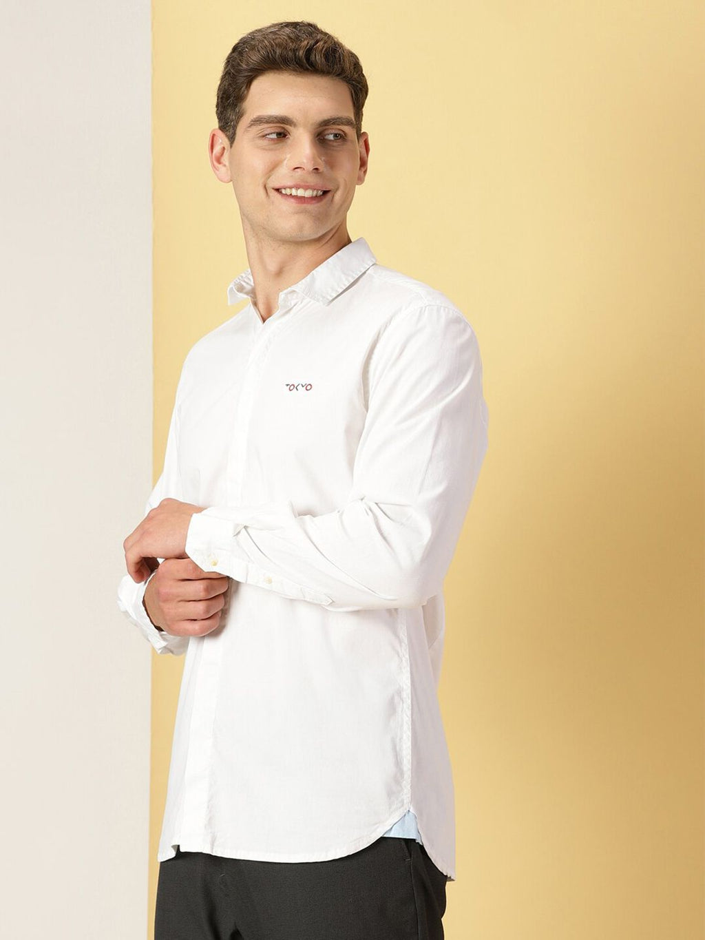 Thomas Scott Men White Classic Regular Fit Long Sleeves Spread Collar Solid Casual Shirt