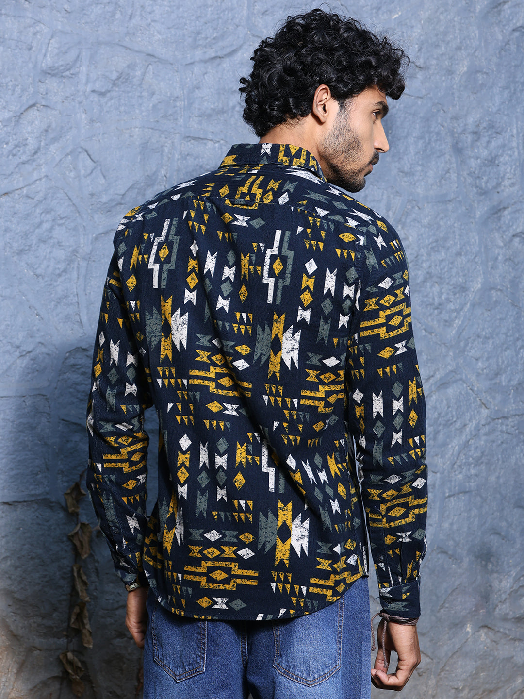 Thomas Scott Men Navy Slim Fit Long Sleeves Spread Collar Abstract Printed Corduroy Casual Shirt