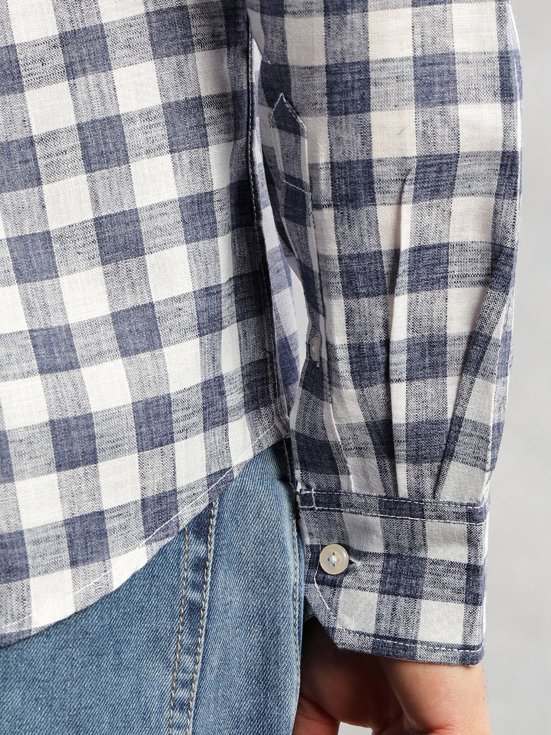 Navy Slim Fit Long Sleeves Gingham Checks Spread Collar Cotton Linen Casual Shirt For Men