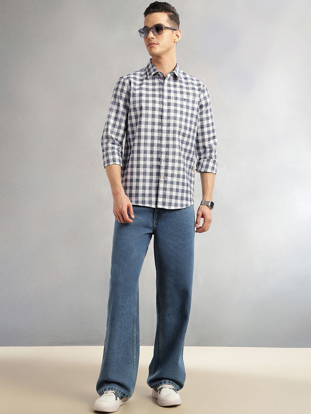 Navy Slim Fit Long Sleeves Gingham Checks Spread Collar Cotton Linen Casual Shirt For Men