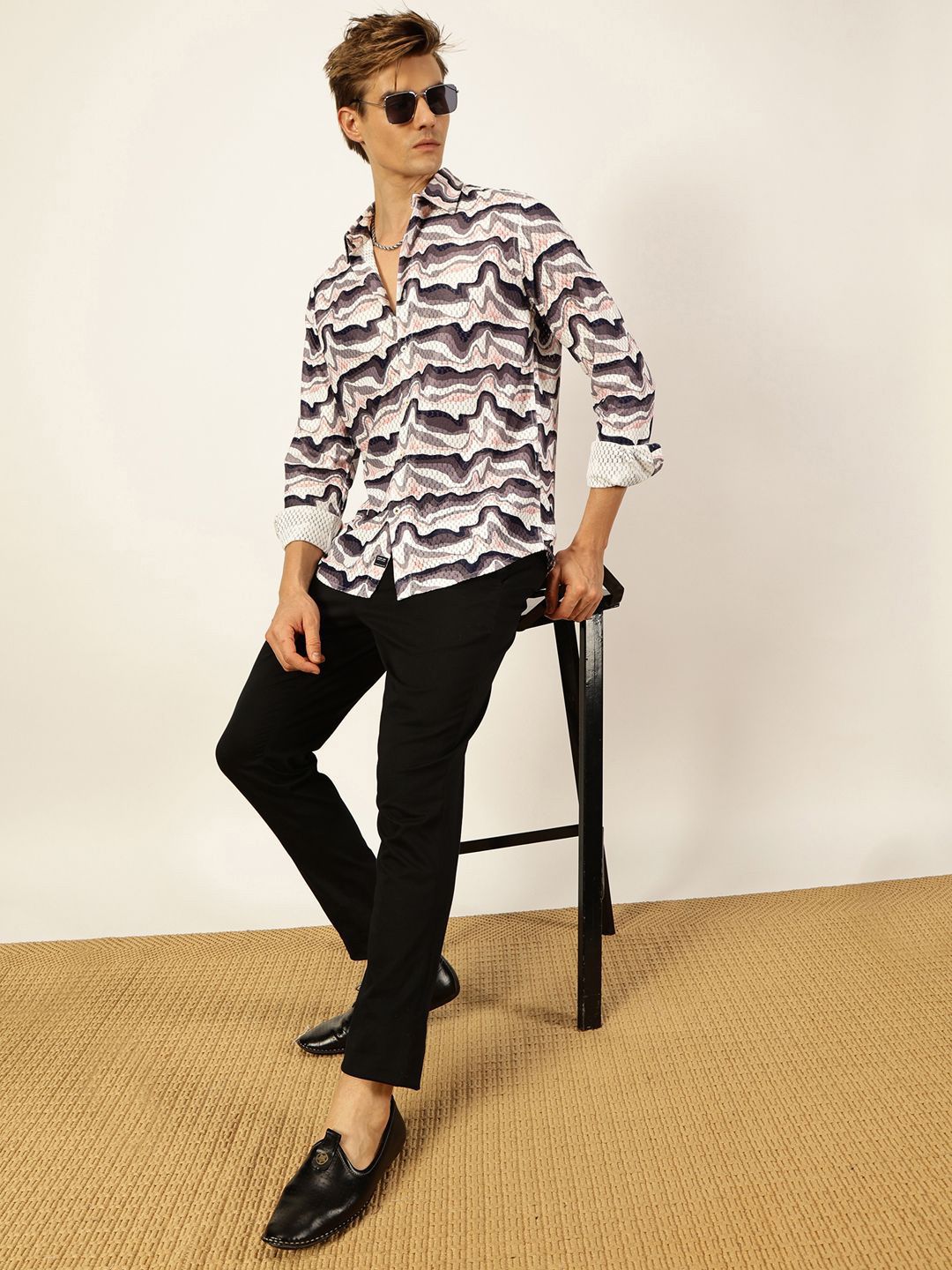 Mauve Premium Slim Fit Opaque Printed Casual Shirt For Men