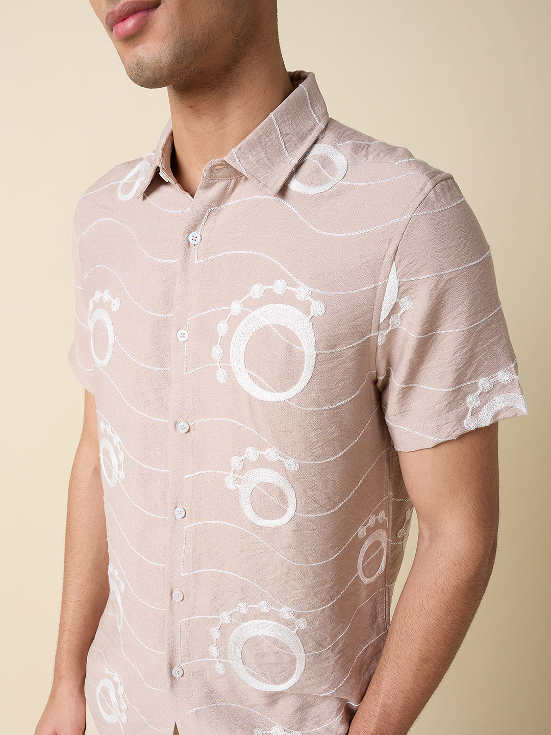 Thomas Scott Men Peach Short Sleeves Spread Collar Regular Fit Embroidered Shirt