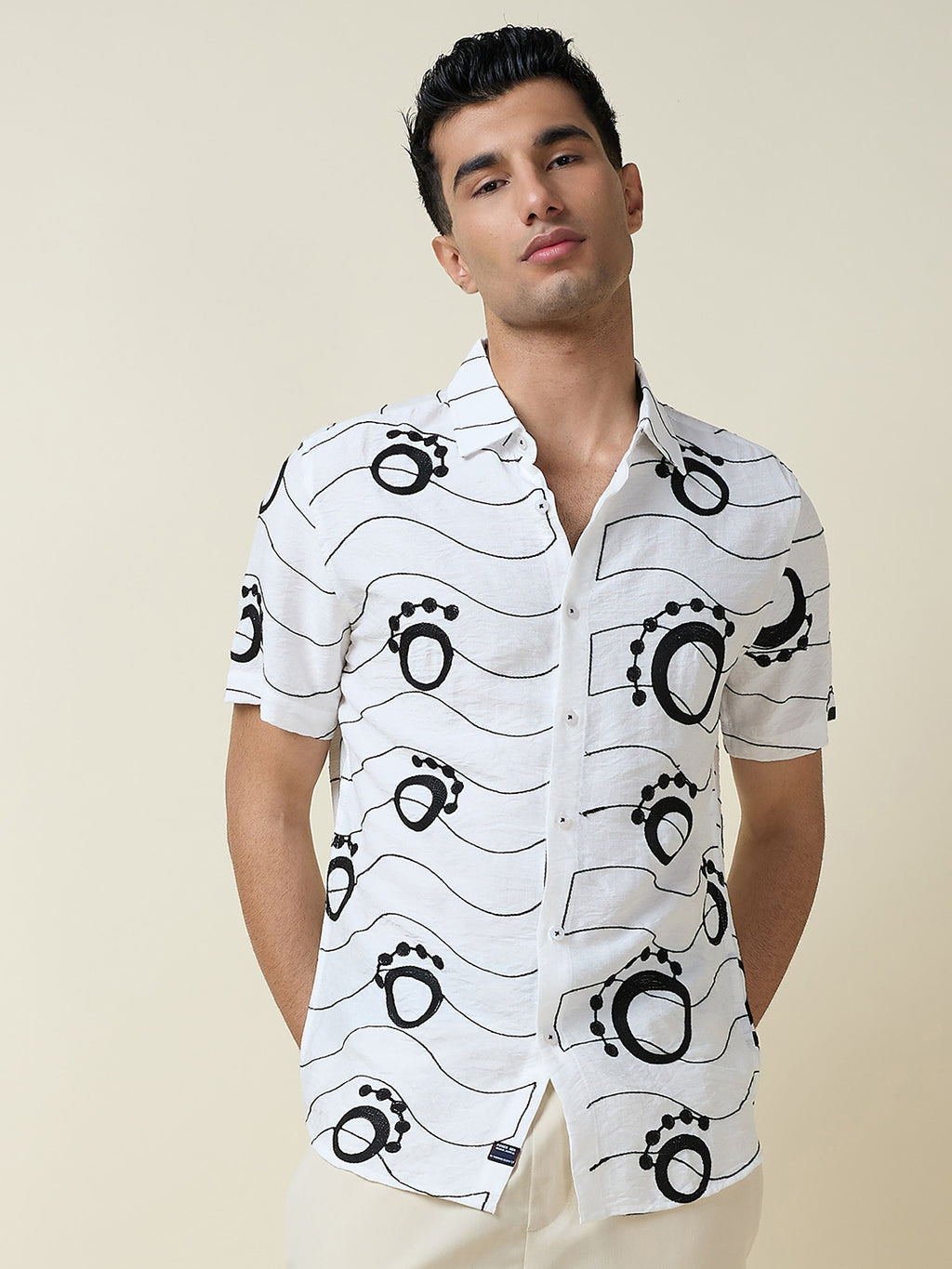 Thomas Scott Men White Short Sleeves Spread Collar Regular Fit Embroidered Shirt