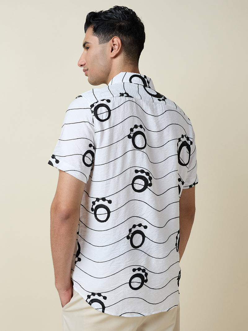 Thomas Scott Men White Short Sleeves Spread Collar Regular Fit Embroidered Shirt