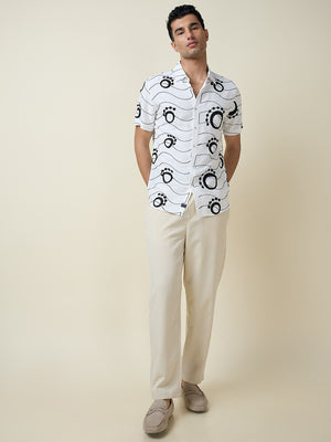 Thomas Scott Men White Short Sleeves Spread Collar Regular Fit Embroidered Shirt