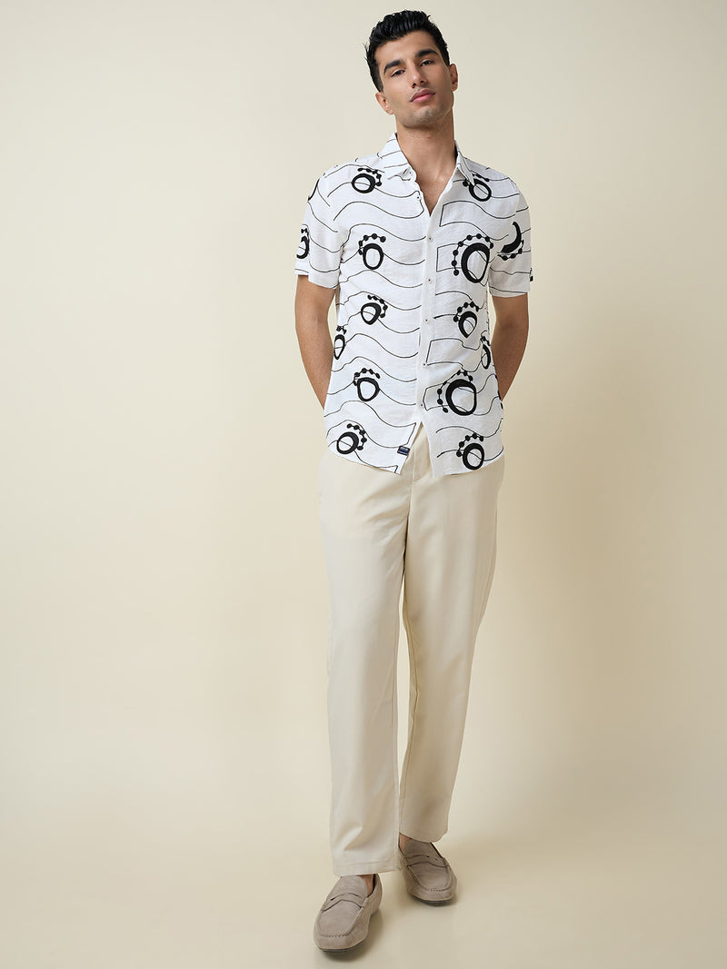 Thomas Scott Men White Short Sleeves Spread Collar Regular Fit Embroidered Shirt