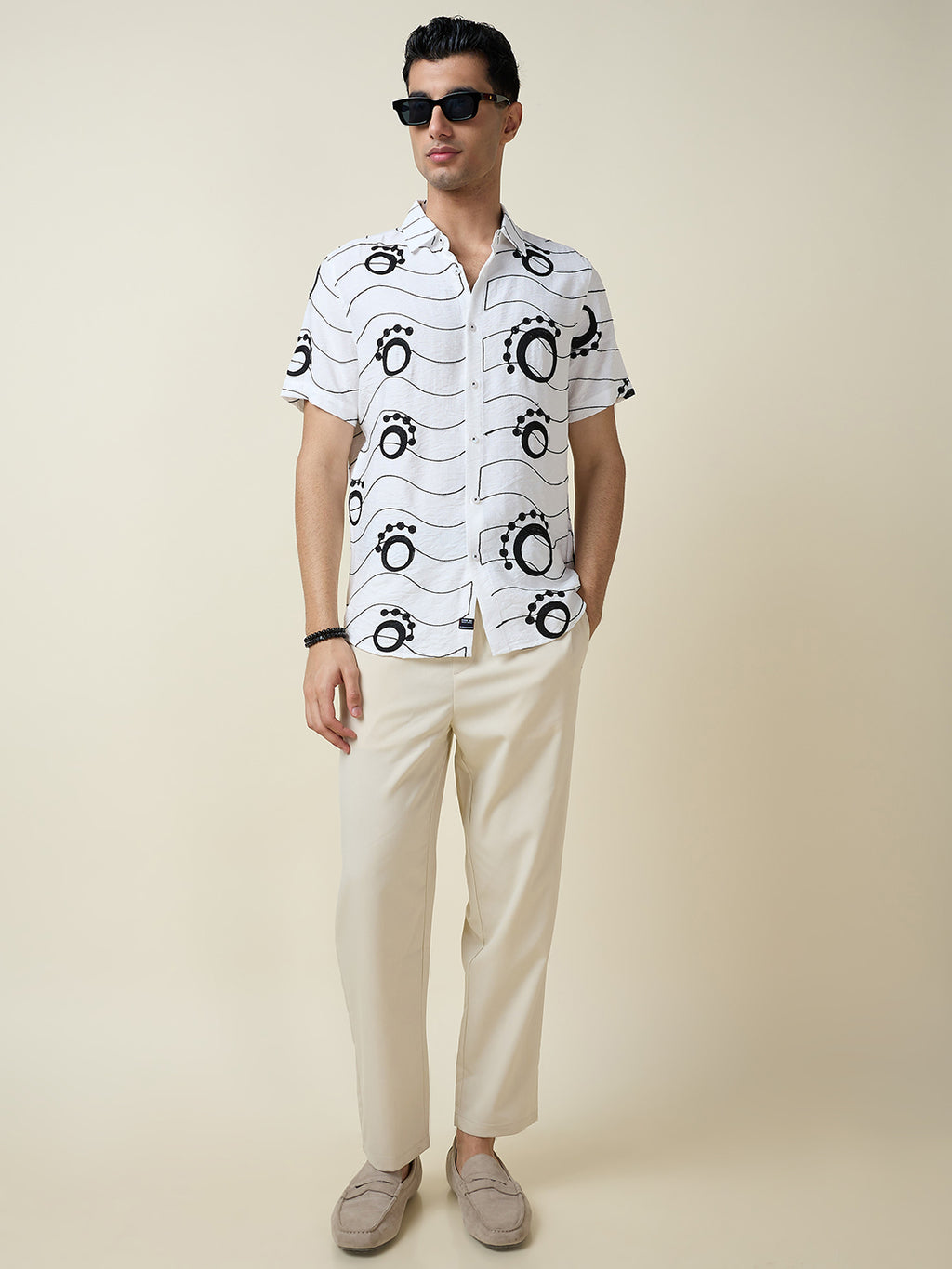 Thomas Scott Men White Short Sleeves Spread Collar Regular Fit Embroidered Shirt