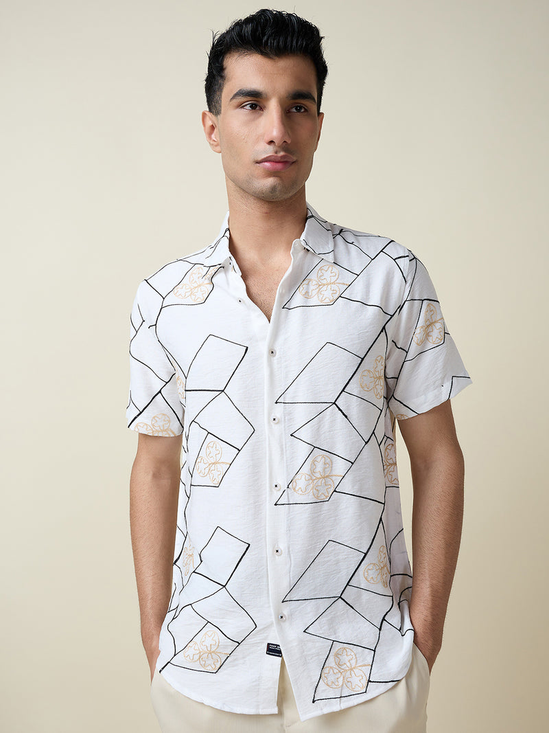 Thomas Scott Men White Short Sleeves Spread Collar Slim Fit Embroidered Shirt