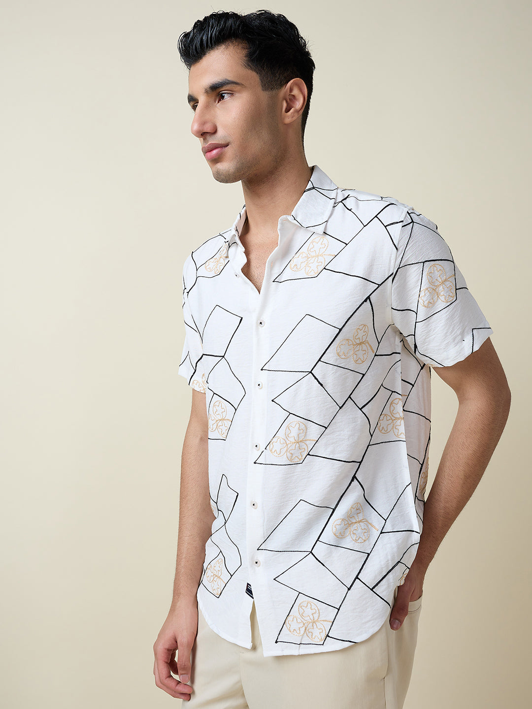 Thomas Scott Men White Short Sleeves Spread Collar Slim Fit Embroidered Shirt