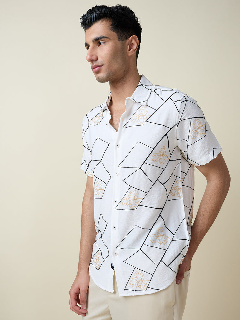 Thomas Scott Men White Short Sleeves Spread Collar Slim Fit Embroidered Shirt