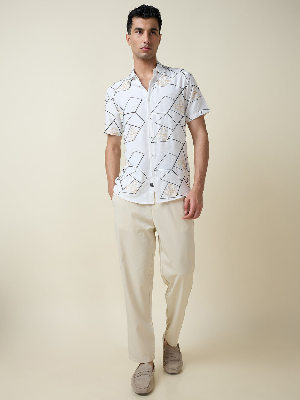 Thomas Scott Men White Short Sleeves Spread Collar Slim Fit Embroidered Shirt