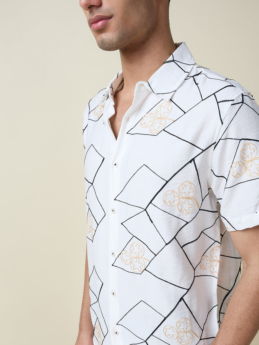 Thomas Scott Men White Short Sleeves Spread Collar Slim Fit Embroidered Shirt