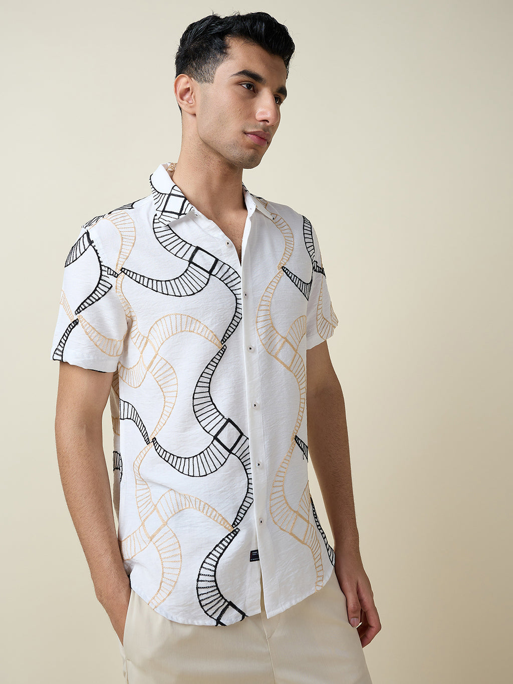 Thomas Scott Men White Short Sleeves Spread Collar Slim Fit Embroidered Shirt