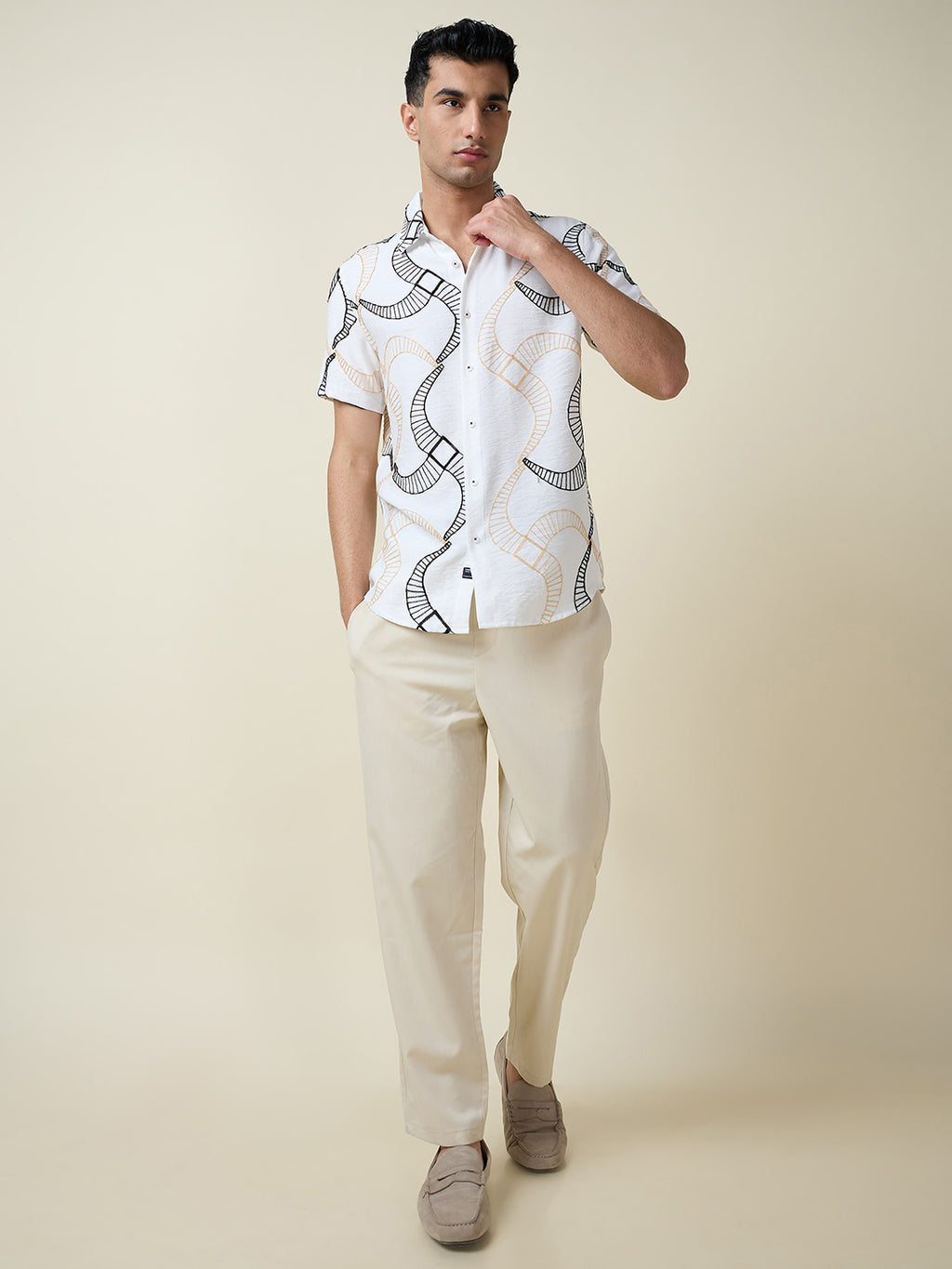 Thomas Scott Men White Short Sleeves Spread Collar Slim Fit Embroidered Shirt