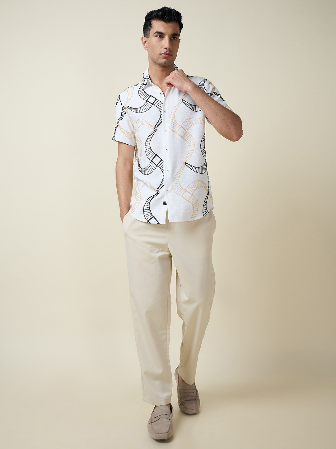 Thomas Scott Men White Short Sleeves Spread Collar Slim Fit Embroidered Shirt