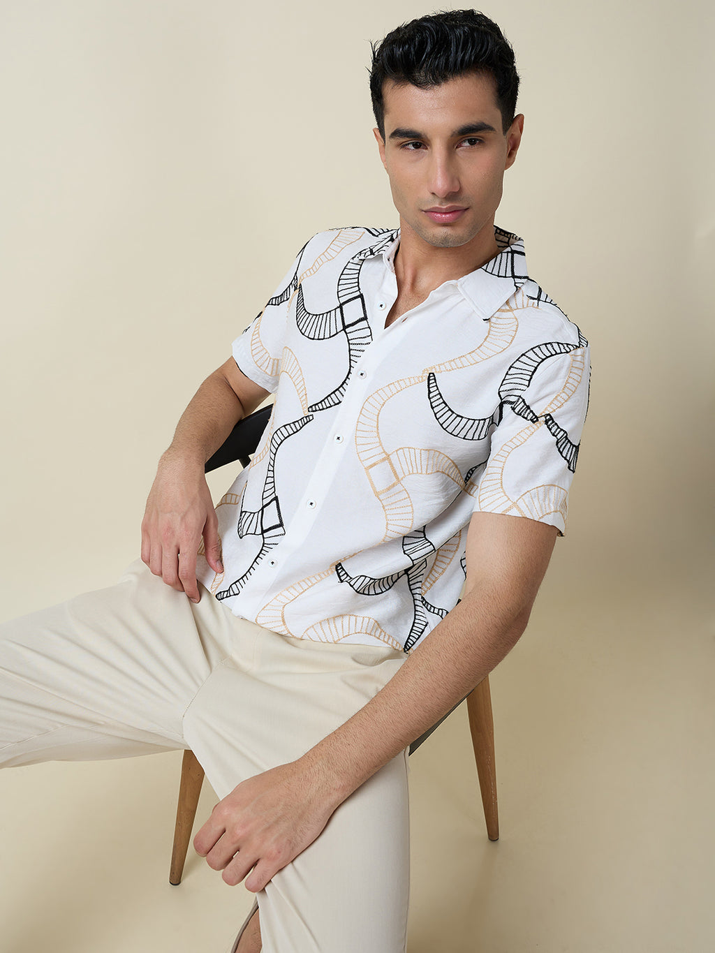 Thomas Scott Men White Short Sleeves Spread Collar Slim Fit Embroidered Shirt
