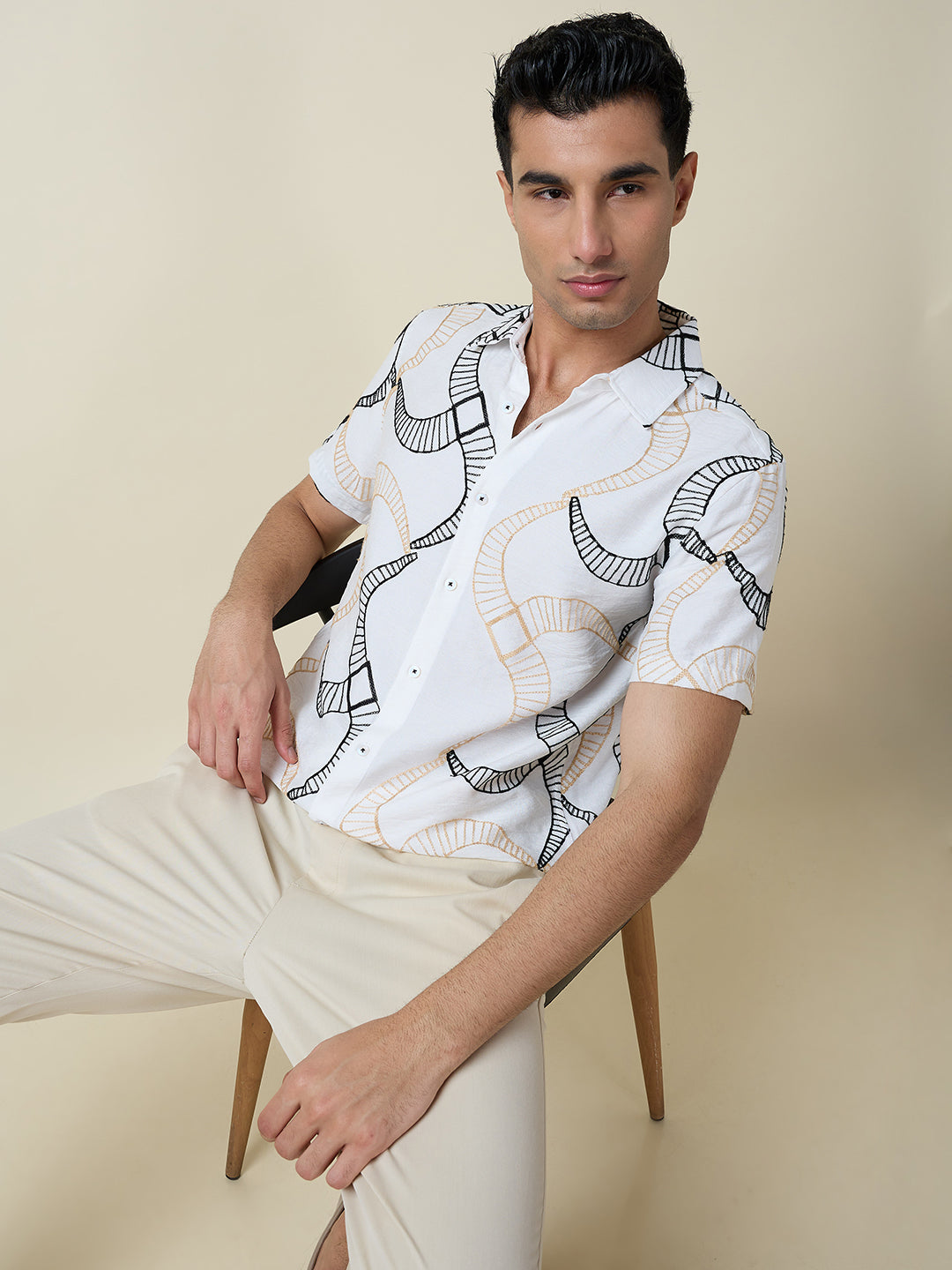 Thomas Scott Men White Short Sleeves Spread Collar Slim Fit Embroidered Shirt