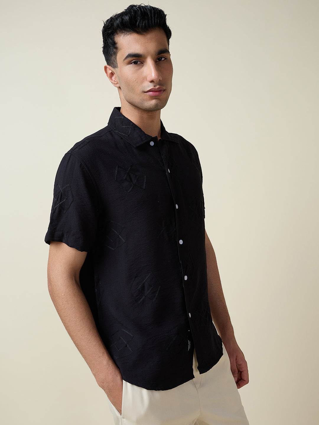 Thomas Scott Men Black Short Sleeves Spread Collar Oversized Embroidered Shirt