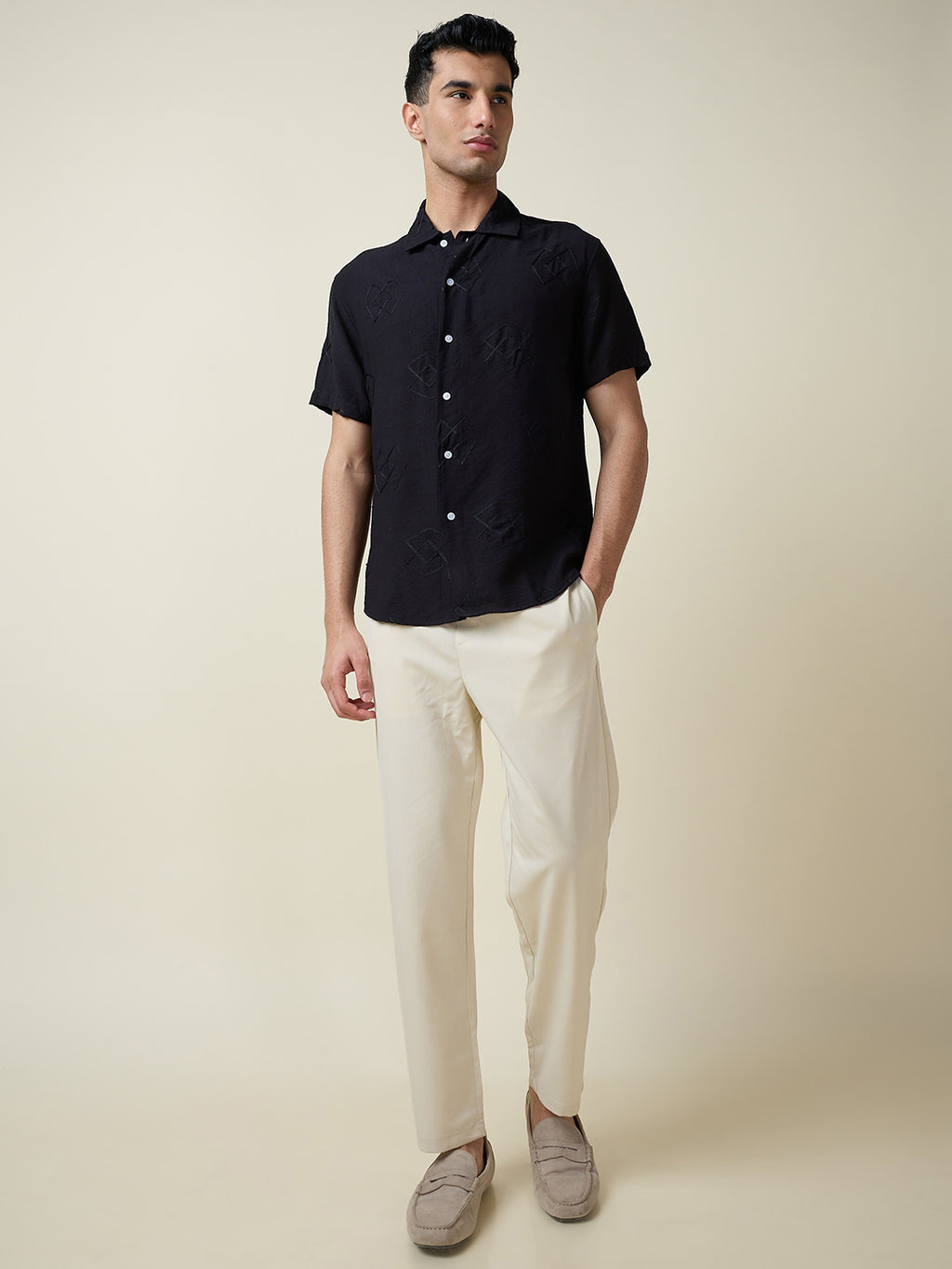 Thomas Scott Men Black Short Sleeves Spread Collar Oversized Embroidered Shirt
