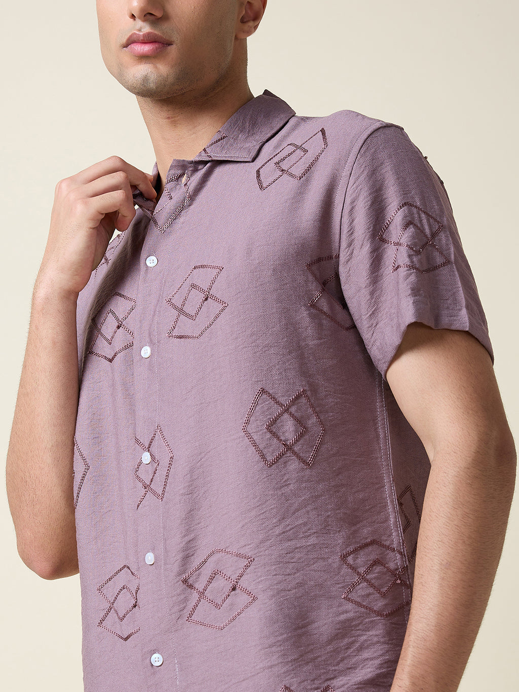 Thomas Scott Men Mauve Short Sleeves Spread Collar Oversized Embroidered Shirt