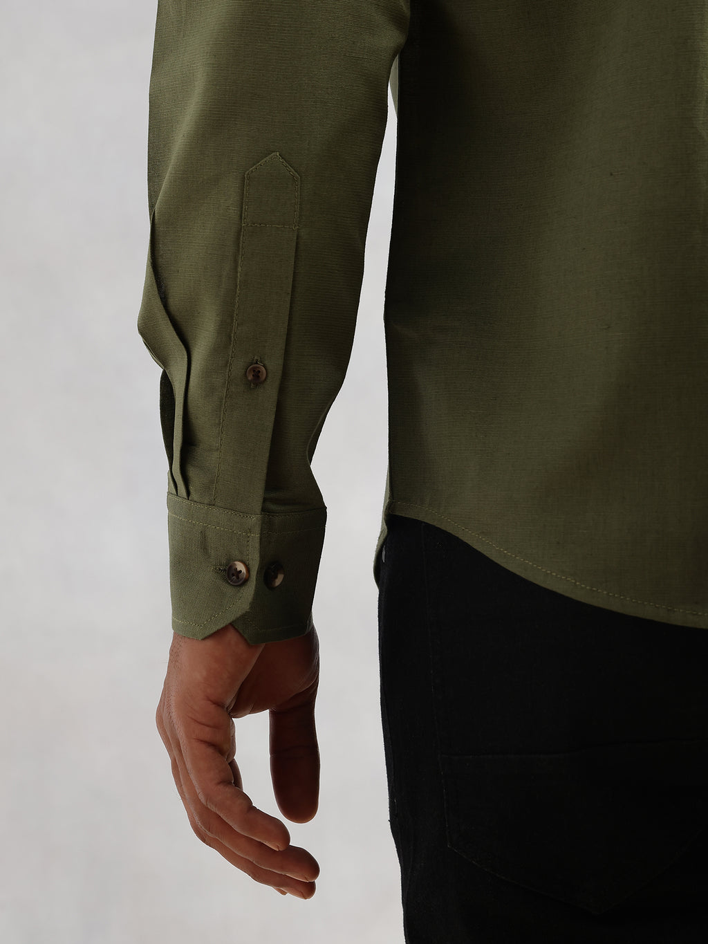 Thomas Scott Men Olive Long Regular Sleeves Slim Fit Button-Down Collar Solid Linen Casual Shirt
