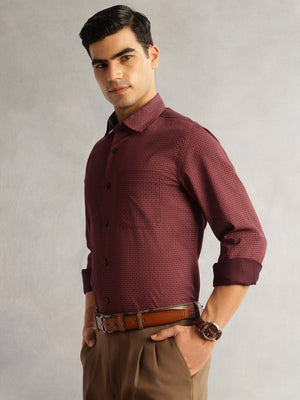 Wine Regular Fit Long Sleeves Cutaway Collar Geometric Printed 100% Cotton Satin Formal Shirt For Men