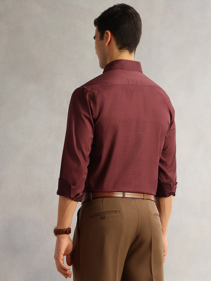 Thomas Scott Men Wine Regular Fit Long Sleeves Cutaway Collar Geometric Printed 100% Cotton Satin Formal Shirt