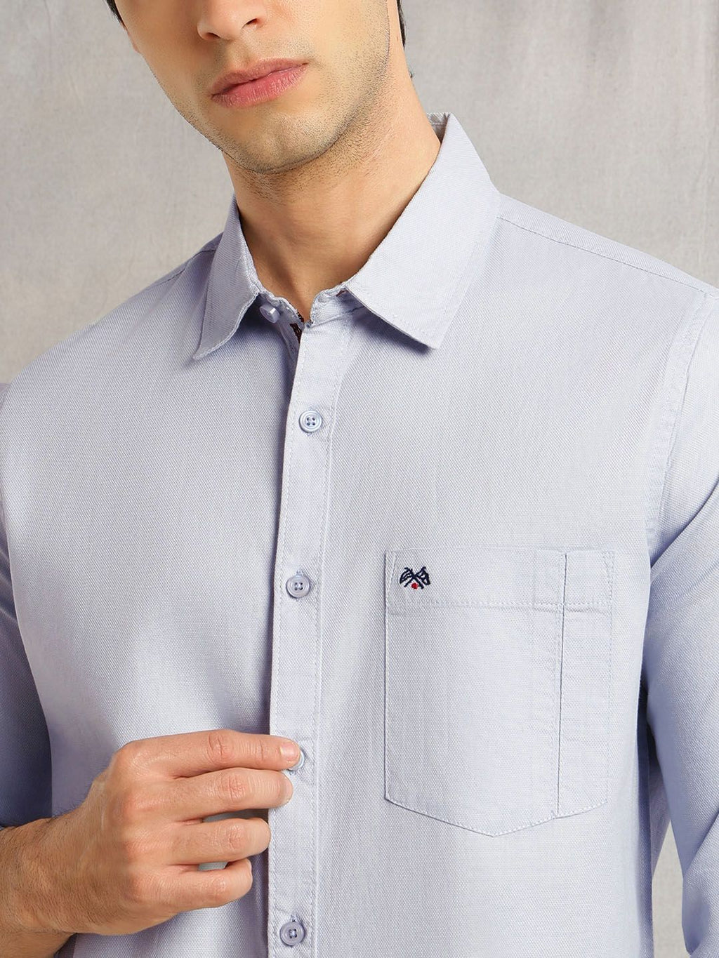 Blue Slim Fit Long Sleeves Solid Spread Collar 100% Cotton Twill Casual Shirt For Men