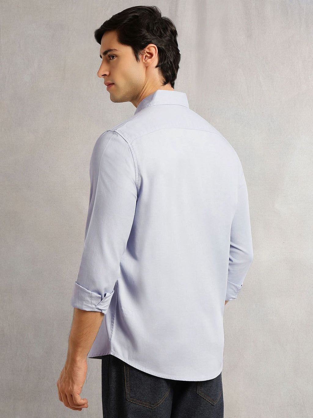 Blue Slim Fit Long Sleeves Solid Spread Collar 100% Cotton Twill Casual Shirt For Men