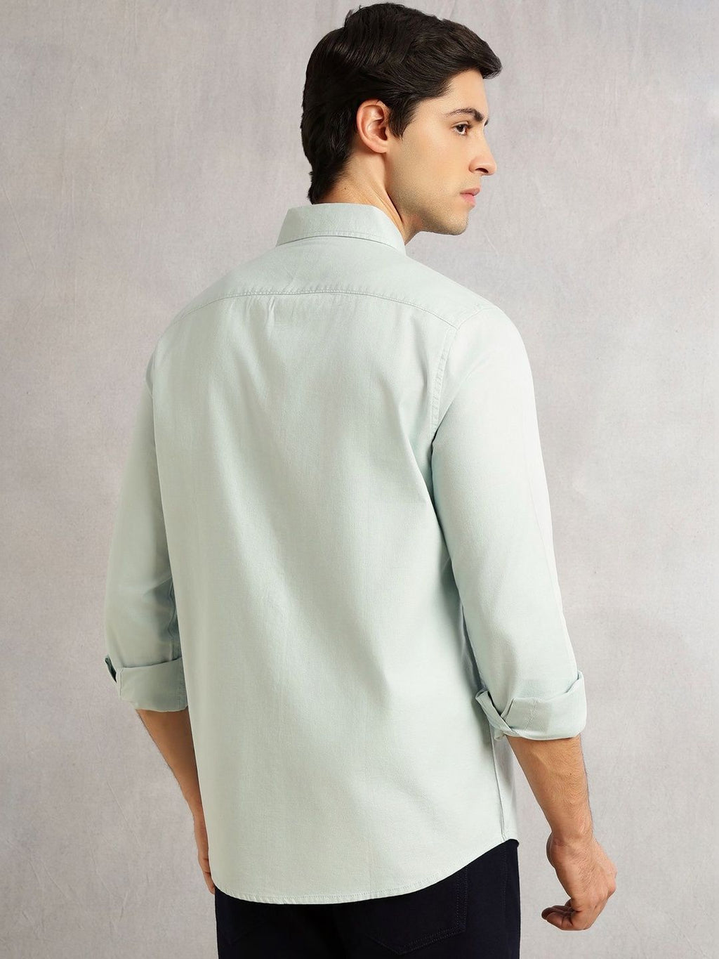 Green Slim Fit Long Sleeves Solid Spread Collar 100% Cotton Twill Casual Shirt For Men