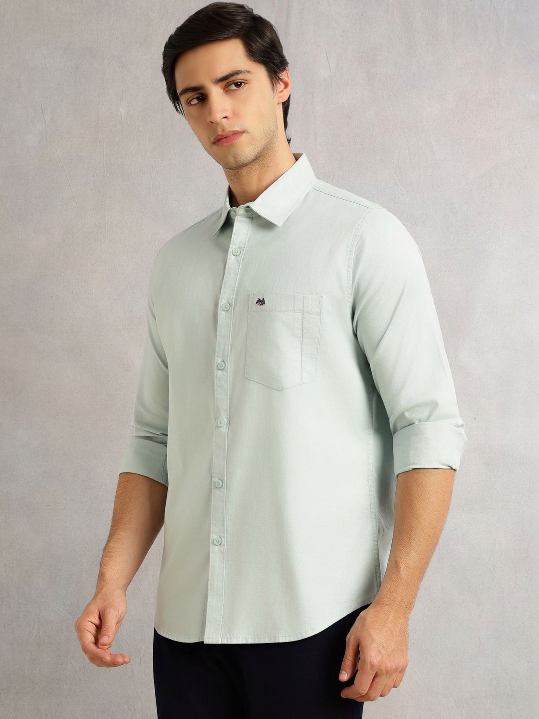 Green Slim Fit Long Sleeves Solid Spread Collar 100% Cotton Twill Casual Shirt For Men
