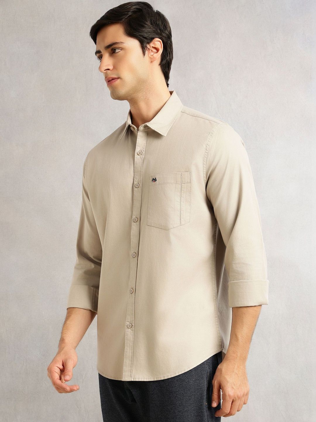 Grey Slim Fit Long Sleeves Solid Spread Collar 100% Cotton Twill Casual Shirt For Men