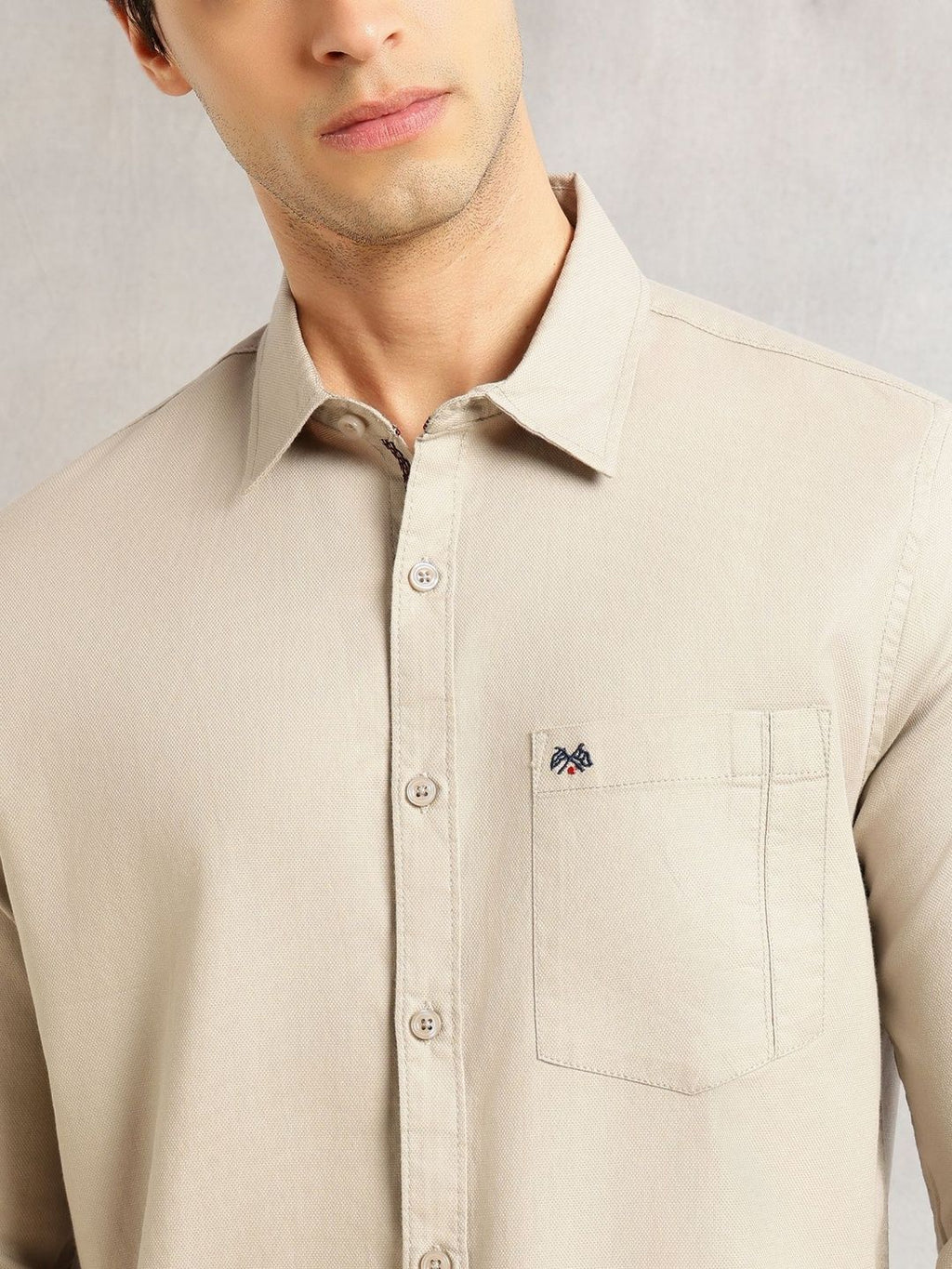 Grey Slim Fit Long Sleeves Solid Spread Collar 100% Cotton Twill Casual Shirt For Men