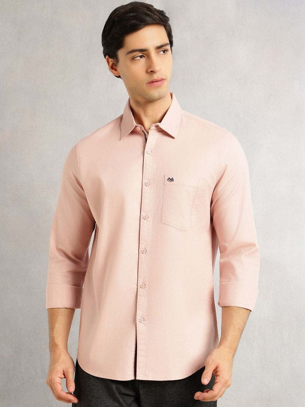 Pink Slim Fit Long Sleeves Solid Spread Collar 100% Cotton Twill Casual Shirt For Men