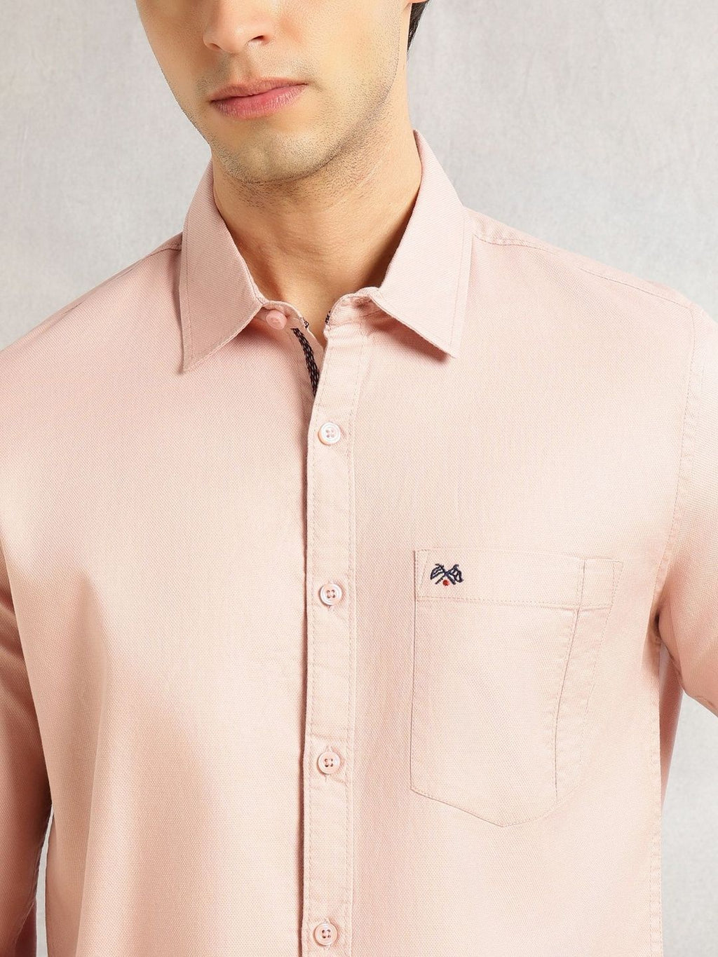 Pink Slim Fit Long Sleeves Solid Spread Collar 100% Cotton Twill Casual Shirt For Men