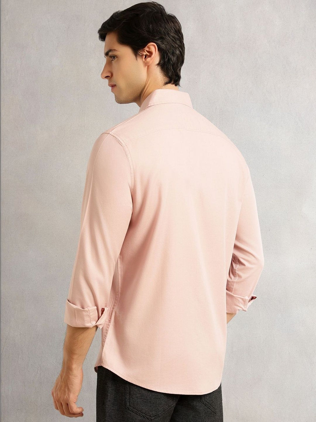 Pink Slim Fit Long Sleeves Solid Spread Collar 100% Cotton Twill Casual Shirt For Men