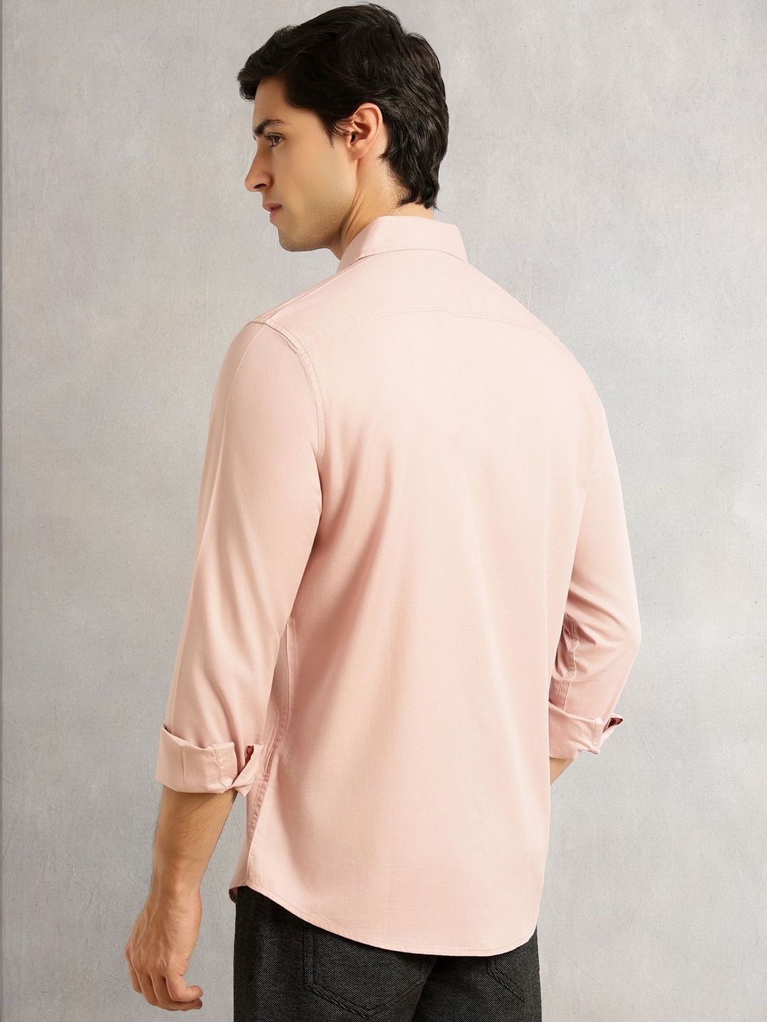 Pink Slim Fit Long Sleeves Solid Spread Collar 100% Cotton Twill Casual Shirt For Men