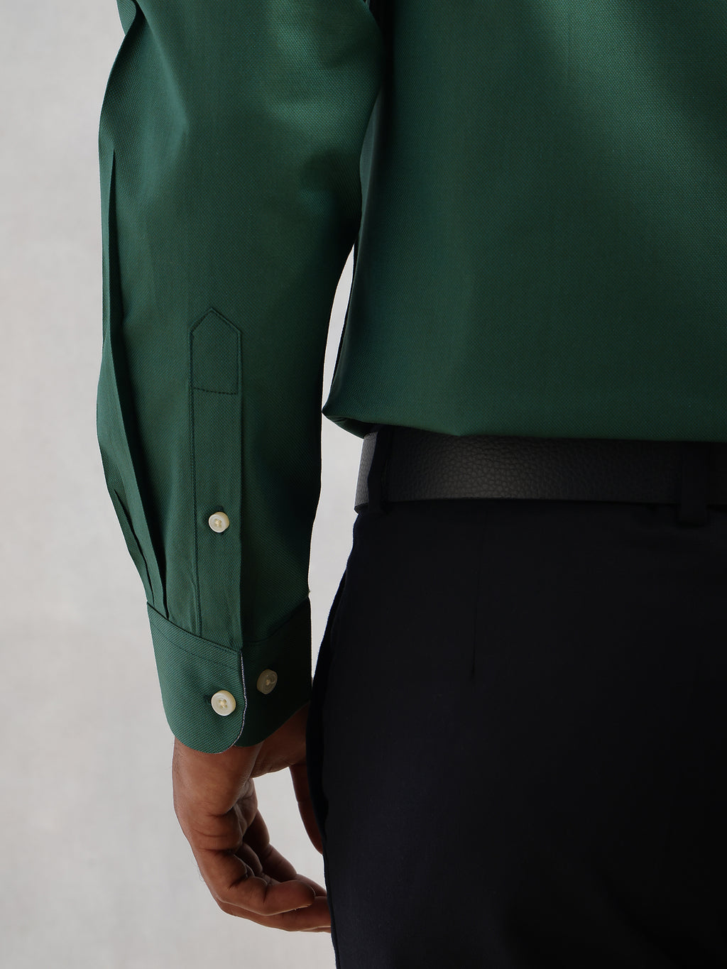 Thomas Scott Men Green Regular Fit Long Sleeves Spread Collar with Contrast Fabric Solid 100% Cotton Formal Shirt