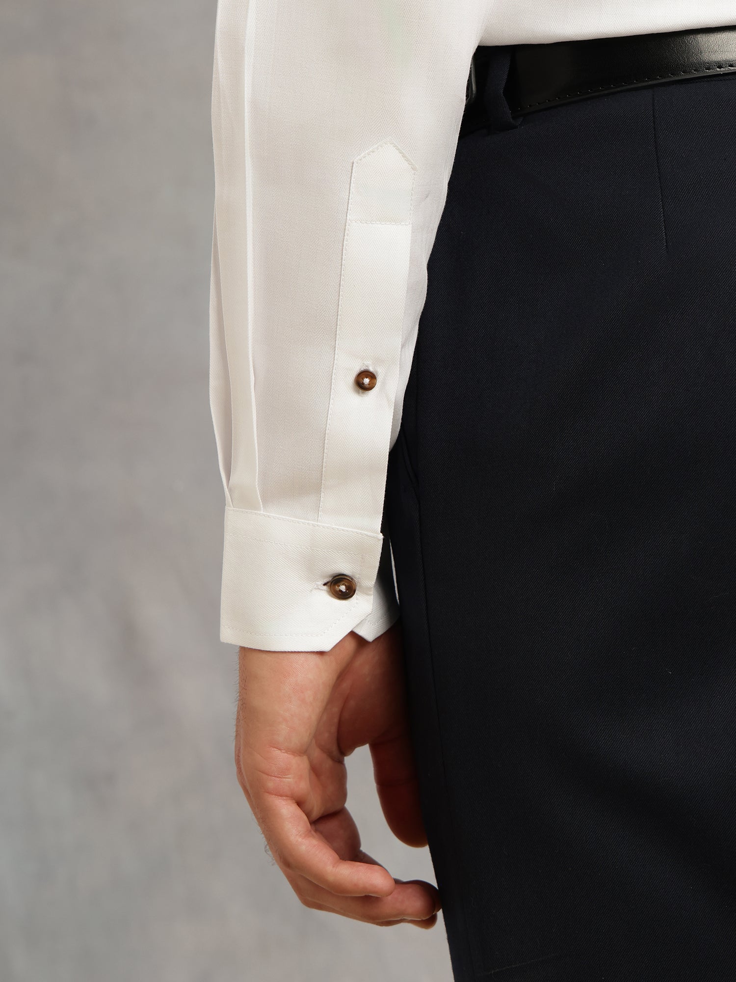 Thomas Scott Men White Premium Regular Fit Long Sleeves Spread Collar Textured 100% Cotton Casual Shirt