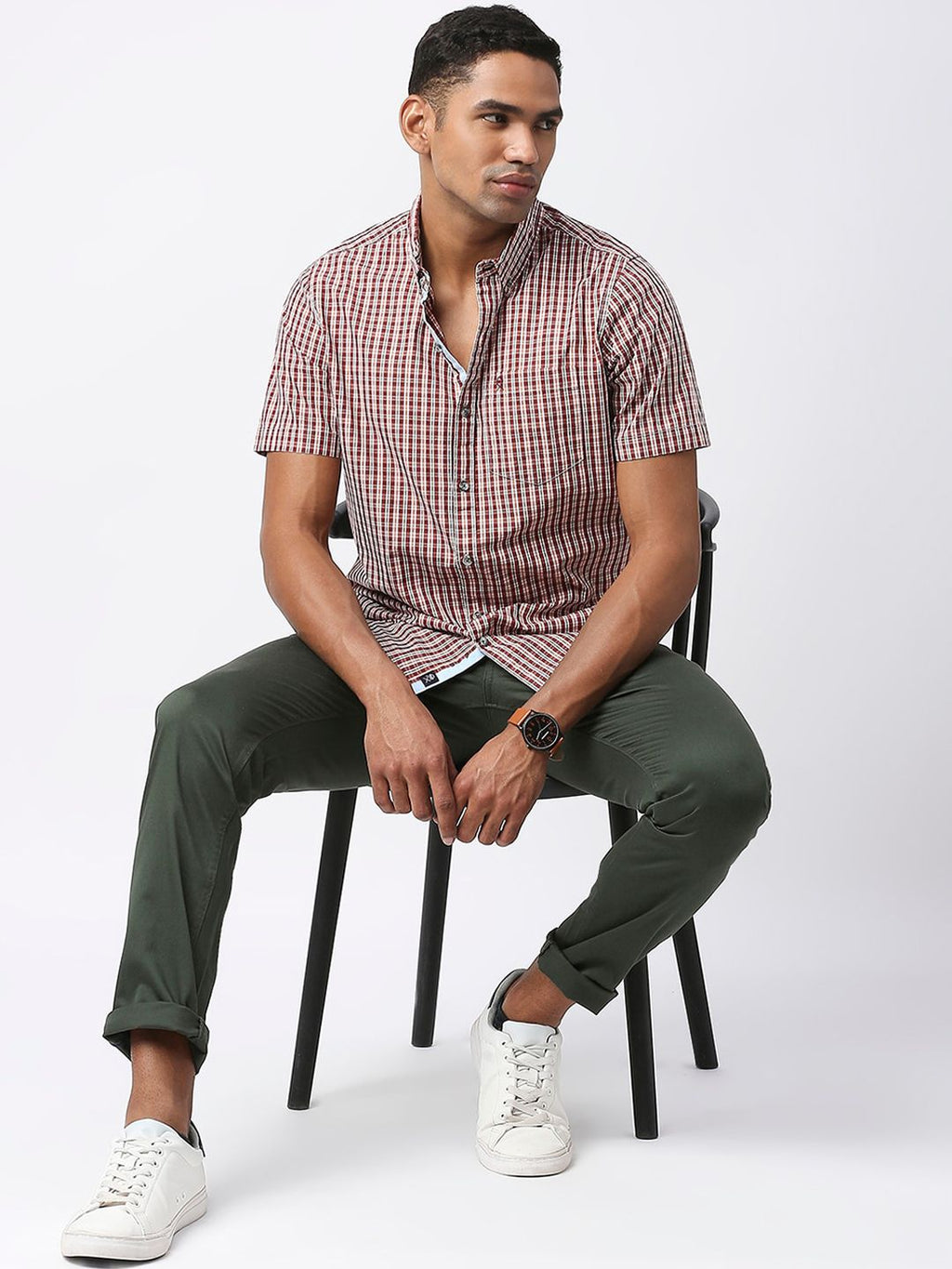 Bottle Green Classic Slim Fit Mid-Rise Woven Chinos Trouser For Men