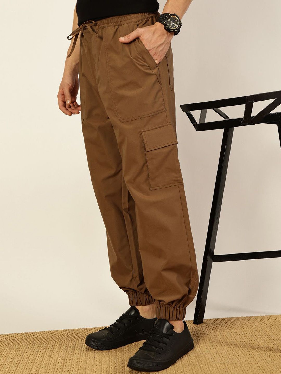Brown Smart Loose Fit Mid-Rise Easy Wash Solid Woven Cargo Joggers For Men